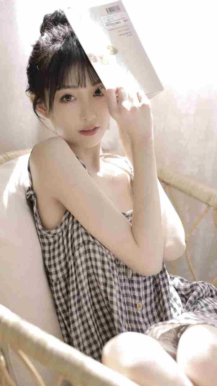 追小姑娘怎么聊天，追女孩子最有用的10个<a href=/showinfo-16-11623-0.html target=_blank class=infotextkey>聊天技巧</a>