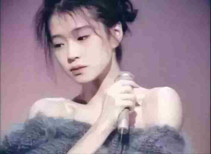 中森明菜张国荣（中森明菜惊艳了一个时代）