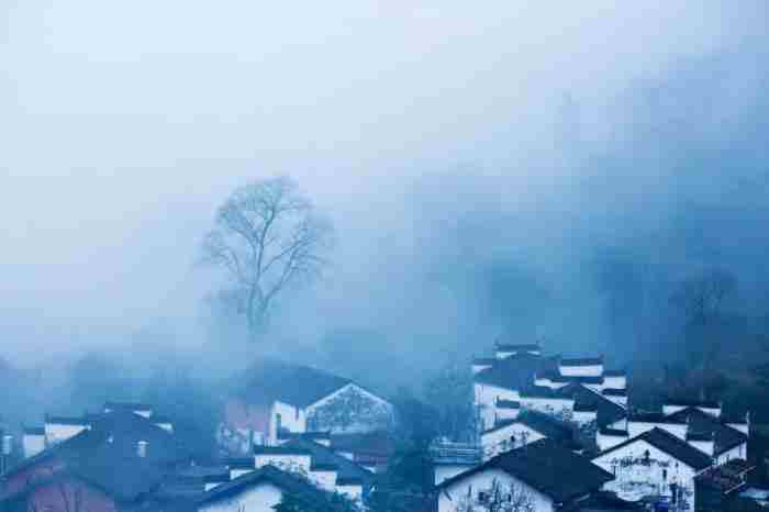 氤氲旖旎的意思（觊觎、氤氲、龃龉、彳亍）